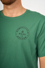 Cargar imagen en el visor de la galería, Polo para Hombre DUNKELVOLK SURF VINTAGE SHIELD VRD DUNKELVOLK