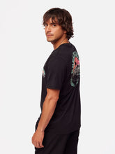 Cargar imagen en el visor de la galería, Polo para Hombre Dunkelvolk CLASSIC CAMPING DAY NEGRO DUNKELVOLK