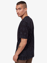 Cargar imagen en el visor de la galería, Polo para Hombre Dunkelvolk PREMIUM BANDANA TEE NGR DUNKELVOLK