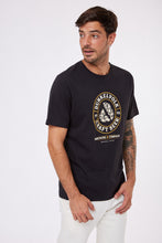 Cargar imagen en el visor de la galería, Polo para Hombre Dunkelvolk CLASSIC DUNK BEER LABEL NGR DUNKELVOLK