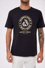Cargar imagen en el visor de la galería, Polo para Hombre Dunkelvolk CLASSIC DUNK BEER LABEL NGR DUNKELVOLK