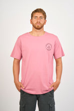 Cargar imagen en el visor de la galería, Polo para Hombre DUNKELVOLK SURF VINTAGE SHIELD ROS