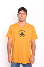 Cargar imagen en el visor de la galería, Polo para Hombre DUNKELVOLK LOGO CIRCLE LOGO GLD