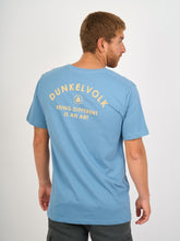 Cargar imagen en el visor de la galería, Polo para Hombre DUNKELVOLK SURF SCRIPT LOGO CPT