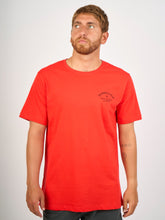 Cargar imagen en el visor de la galería, Polo para Hombre DUNKELVOLK SURF SCRIPT LOGO RED