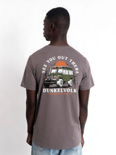 Cargar imagen en el visor de la galería, Polo para Hombre Dunkelvolk SURF DUNK TRUCK CHR