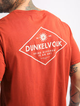 Cargar imagen en el visor de la galería, Polo para Hombre Dunkelvolk SURF ROMBUS ORG DUNKELVOLK