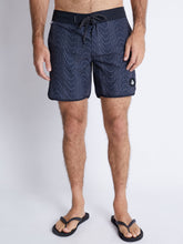 Cargar imagen en el visor de la galería, Ropa de Baño para Hombre Dunkelvolk BOARDSHORT OLAS PUNTO 16" BLK