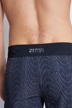 Cargar imagen en el visor de la galería, Ropa de Baño para Hombre Dunkelvolk BOARDSHORT OLAS PUNTO 16" BLK