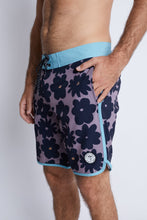 Cargar imagen en el visor de la galería, Ropa de Baño para Hombre Dunkelvolk BOARDSHORT FLOWER VICKY 16" BLKP