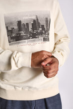 Cargar imagen en el visor de la galería, Polera para Hombre Dunkelvolk CREW NECK L.A CONNECTION CREW FT NAT DUNKELVOLK