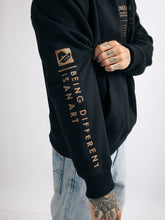 Cargar imagen en el visor de la galería, Polera para Hombre Dunkelvolk HOODIE DNA PRINT BLK DUNKELVOLK