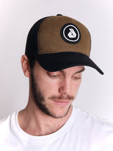 Cargar imagen en el visor de la galería, Gorra para Hombre Dunkelvolk TRUCKER DUNK CIRCLE ARM
