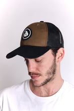 Cargar imagen en el visor de la galería, Gorra para Hombre Dunkelvolk TRUCKER DUNK CIRCLE ARM