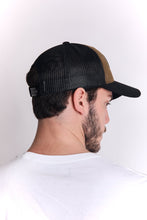 Cargar imagen en el visor de la galería, Gorra para Hombre Dunkelvolk TRUCKER DUNK CIRCLE ARM