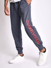 Cargar imagen en el visor de la galería, Jogger para Hombre Dunkelvolk FLEECE NEW LOGO JOGGER FL BYK0 DUNKELVOLK
