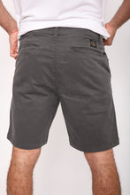 Cargar imagen en el visor de la galería, Short para Hombre Dunkelvolk CLASSIC CHINO DKGR