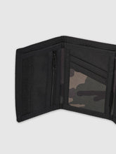 Cargar imagen en el visor de la galería, Billetera para Hombre DUNKELVOLK WOVEN TRIFOLD DUNK CAM DUNKELVOLK