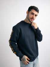 Cargar imagen en el visor de la galería, Polera para Hombre Dunkelvolk CREW NECK NEW LOGO ARM NVY DUNKELVOLK
