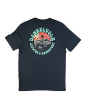 Cargar imagen en el visor de la galería, Polo para Hombre Dunkelvolk CLASSIC CAMPING DAY AZOS DUNKELVOLK
