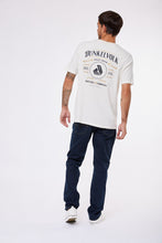 Cargar imagen en el visor de la galería, Polo para Hombre Dunkelvolk PREMIUM DUNK BEER TEE NAT DUNKELVOLK
