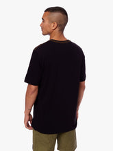 Cargar imagen en el visor de la galería, Polo para Hombre Dunkelvolk PREMIUM SMILE TEE NGR DUNKELVOLK
