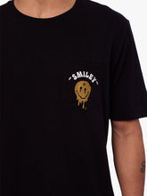 Cargar imagen en el visor de la galería, Polo para Hombre Dunkelvolk PREMIUM SMILE TEE NGR DUNKELVOLK
