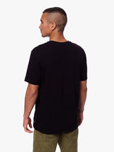 Cargar imagen en el visor de la galería, Polo para Hombre Dunkelvolk PREMIUM THE DNA TEE NGR DUNKELVOLK
