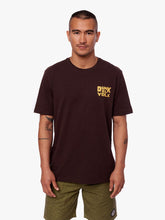 Cargar imagen en el visor de la galería, Polo para Hombre Dunkelvolk CLASSIC DUNK SHIELD TEE BRW
