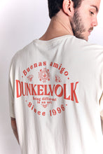 Cargar imagen en el visor de la galería, Polo para Hombre Dunkelvolk CLASSIC BUENAS AMIGO TEE NAT
