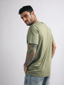 Polo para Hombre Dunkelvolk BASIC SIMPLE PRINTED POCKET TEE VRD