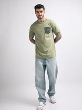 Cargar imagen en el visor de la galería, Polo para Hombre Dunkelvolk BASIC SIMPLE PRINTED POCKET TEE VRD DUNKELVOLK

