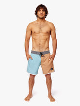 Cargar imagen en el visor de la galería, Ropa de Baño para Hombre Dunkelvolk BOARDSHORT DANE Z 16&quot; BRWN DUNKELVOLK
