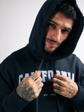 Cargar imagen en el visor de la galería, Polera para Hombre Dunkelvolk HOODIE CALI HOODIE NVY DUNKELVOLK
