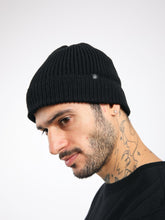 Cargar imagen en el visor de la galería, Gorra para Hombre DUNKELVOLK BEANIE RELOADED BEANIE BLK
