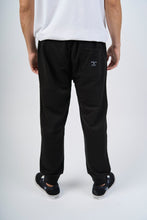 Cargar imagen en el visor de la galería, Jogger para Hombre DUNKELVOLK JOGGER LOGO JOGGER BLK
