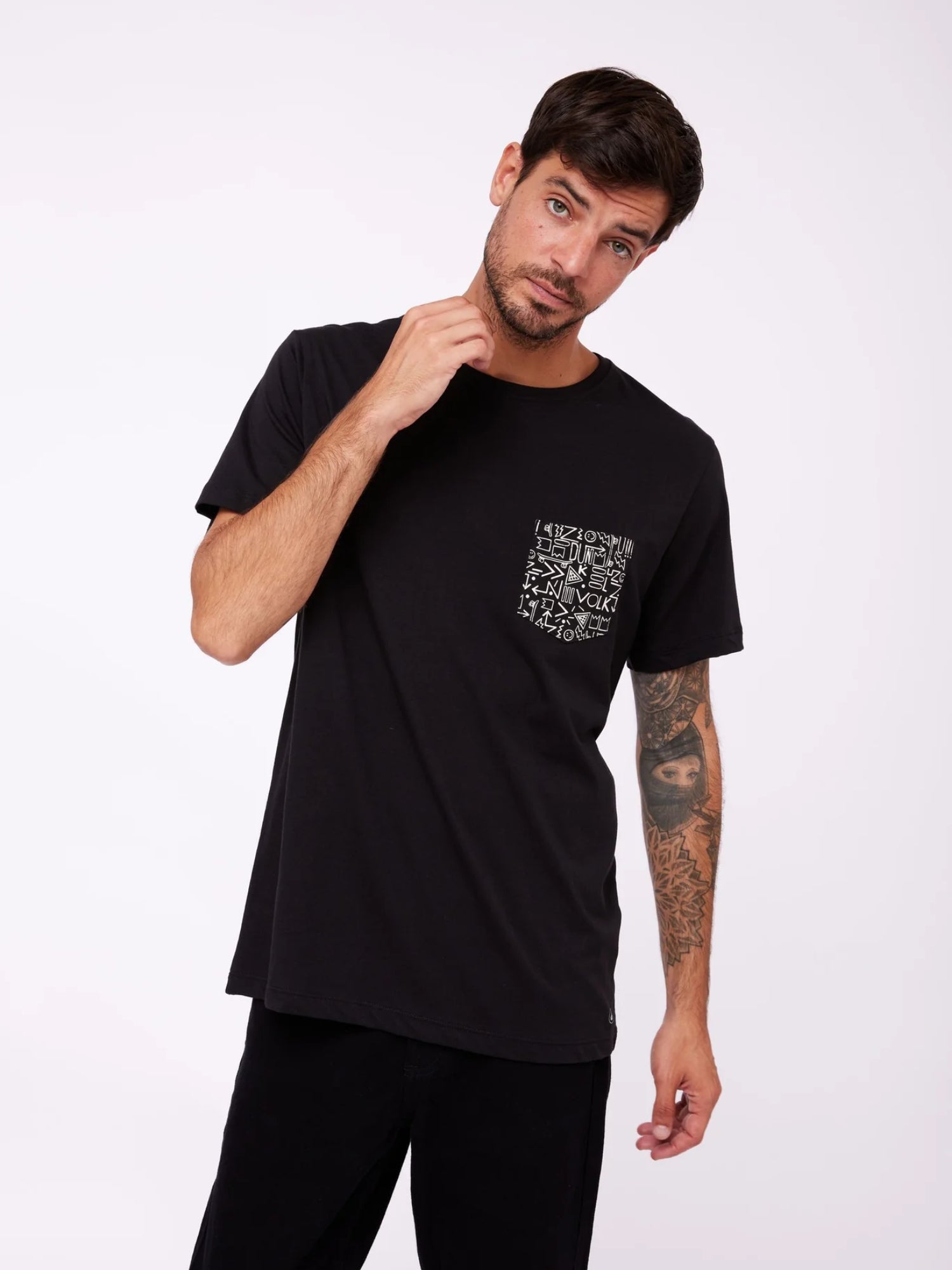 Polo para Hombre Dunkelvolk CLASSIC SIMPLE PRINTED POCKET TEE BLK